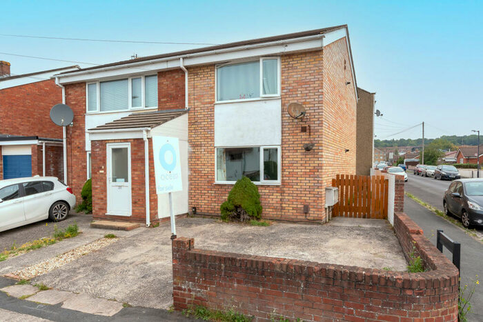 1 Bedroom Flat For Sale In Springfield Avenue, Shirehampton, Bristol, BS11
