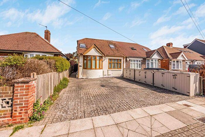 3 Bedroom Semi-Detached Bungalow For Sale In Second Avenue, Farlington, PO6