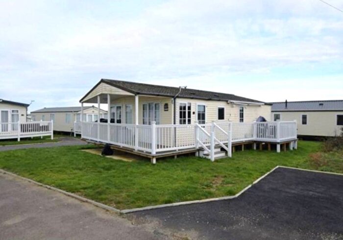 2 Bedroom Lodge For Sale In Norwich, Norfolk, NR11