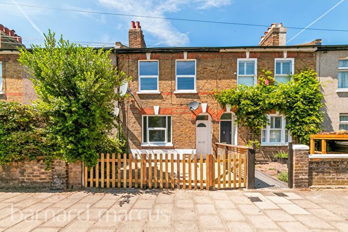 2 Bedroom Property To Rent In Tennyson Road, London, SE20