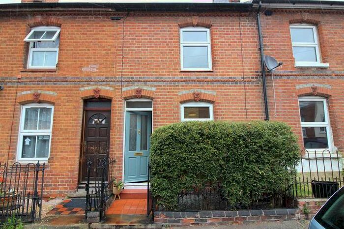 2 Bedroom Terraced House To Rent In Francis Street, Reading, Berkshire, RG1