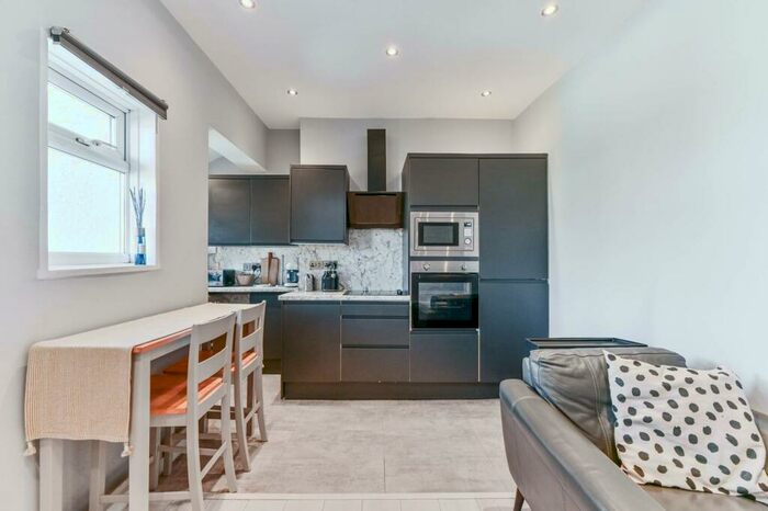 1 Bedroom Flat For Sale In London Road, Croydon, CR0