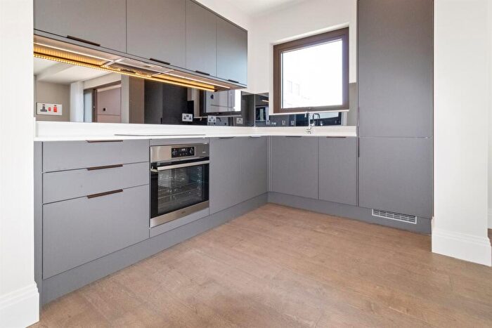 2 Bedroom Apartment To Rent In Dock East, Selsdon Way, E14