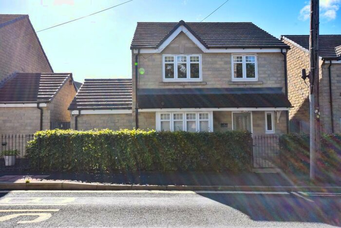 4 Bedroom Detached House To Rent In Sandstone Row, Bacup, Lancashire, OL13