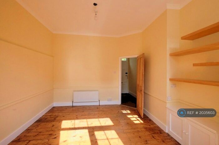 1 Bedroom Flat To Rent In Elmbridge Road, Cranleigh, GU6