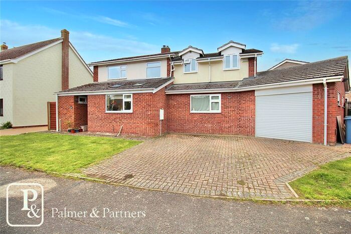 4 Bedroom Detached House For Sale In Oaklands, Leavenheath, Colchester, Suffolk, CO6