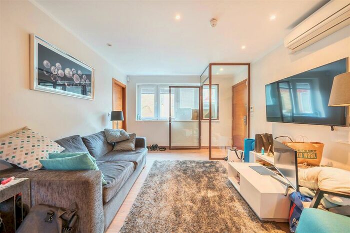 2 Bedroom Flat To Rent In A Maygrove Road, London, NW6