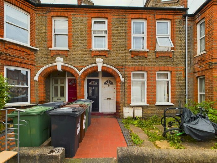 2 Bedroom Flat To Rent In Wetherden Street, Walthamstow, London, E17