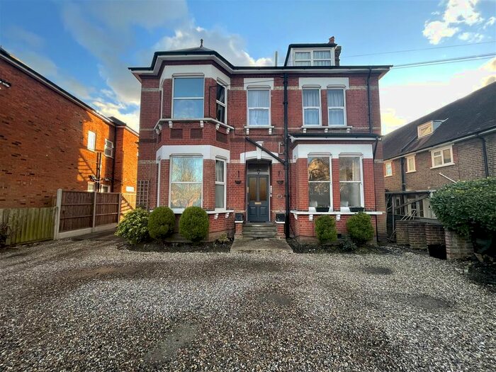 1 Bedroom Flat To Rent In Bushey Hall Road, Bushey, WD23