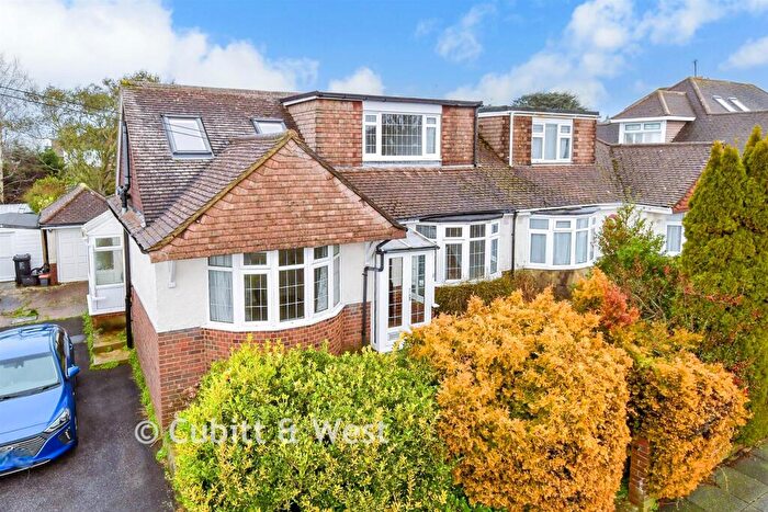 4 Bedroom Chalet For Sale In Larkfield Way, Brighton, East Sussex, BN1