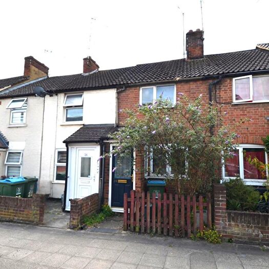 2 Bedroom Terraced House To Rent In Park Street, Aylesbury, HP20