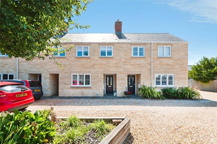 3 Bedroom Terraced House For Sale In George And Dragon Close, Fritwell, Bicester, Oxfordshire, OX27