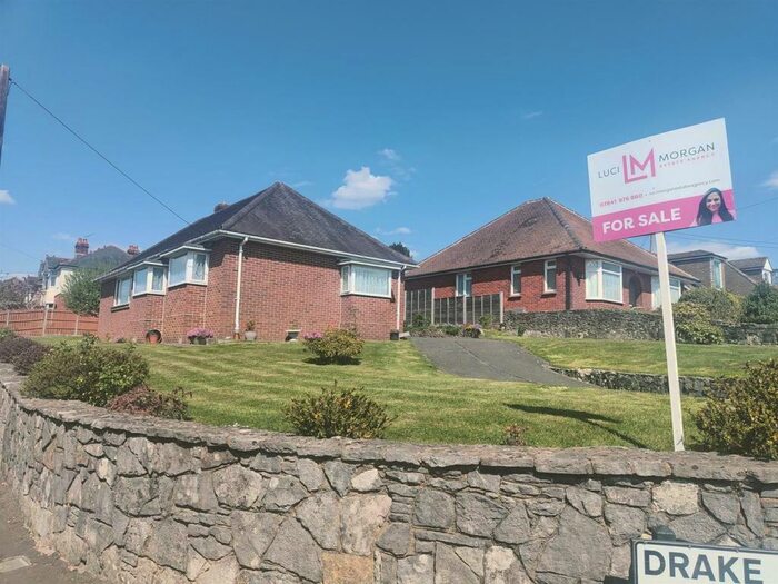 3 Bedroom Detached Bungalow For Sale In Stoke Park Road, Old