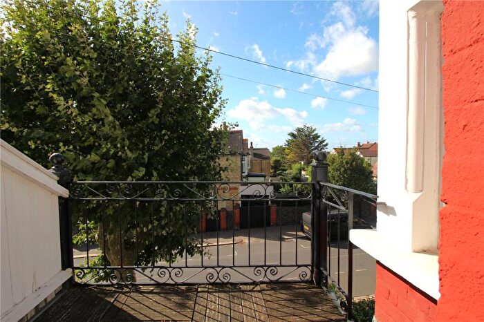 2 Bedroom Apartment To Rent In Canewdon Road, Westcliff-on-Sea, Essex, SS0