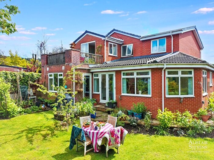 5 Bedroom Detached House For Sale In Heather Avenue, Shaw, OL2