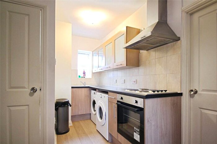 2 Bedroom Apartment To Rent In Caversham Road, Reading, Berkshire, RG1