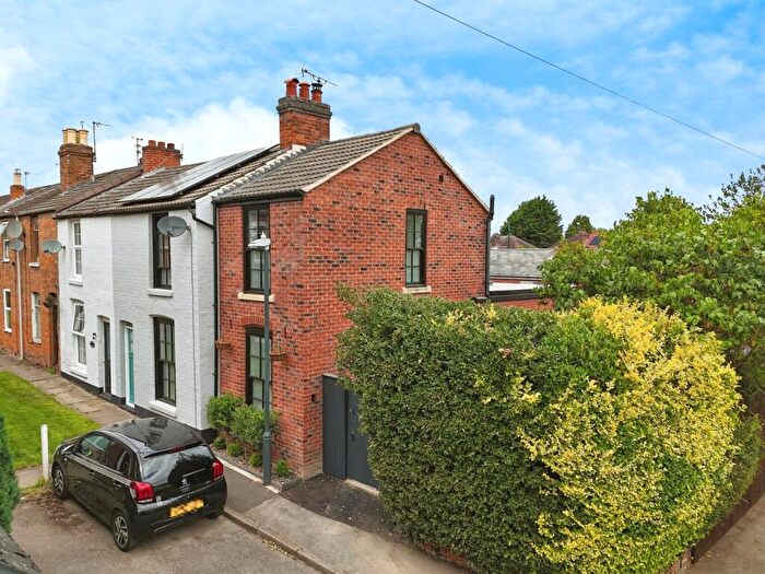 3 Bedroom End Of Terrace House For Sale In South Terrace, Leamington Spa, Warwickshire, CV31