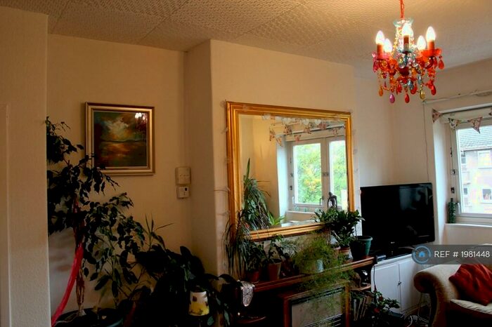 3 Bedroom Flat To Rent In Thornwood Road, Glasgow, G11