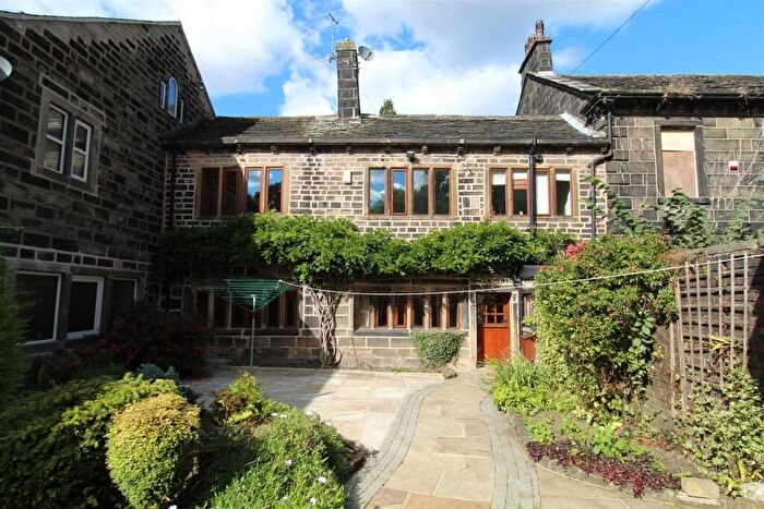2 Bedroom Character Property To Rent In Nest Lane, Mytholmroyd, Hebden Bridge, HX7