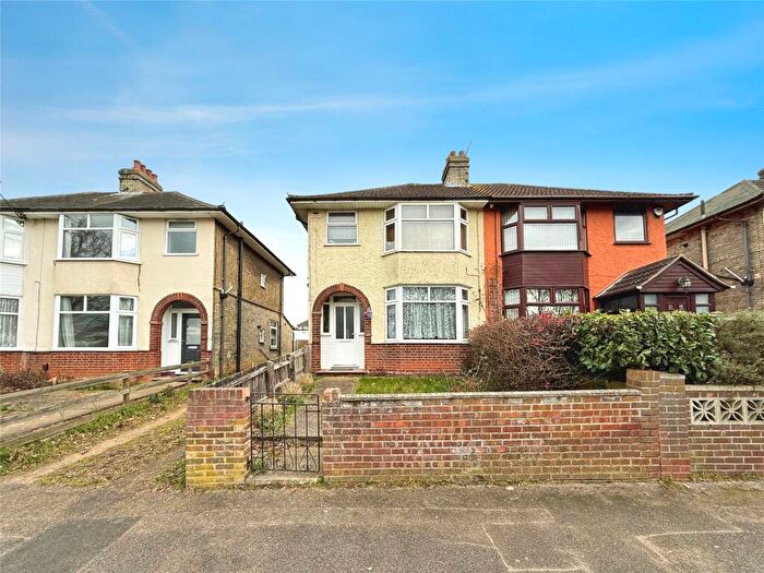 3 Bedroom Semi Detached House For Sale In Clapgate Lane, Ipswich, Suffolk, IP3