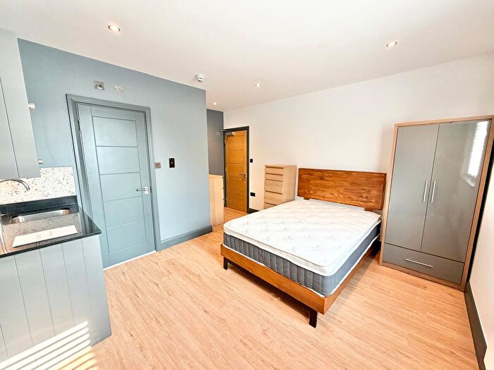Studio To Rent In Mounts Road, Greenhithe, DA9