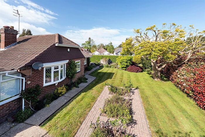 3 Bedroom Detached Bungalow For Sale In Hadlow Road, Tonbridge, TN9