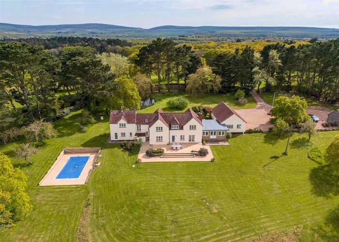 5 Bedroom Property For Sale In East Close, Cranmore, Yarmouth, PO41