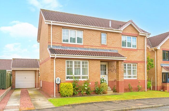 4 Bedroom Detached House For Sale In Wayfarers Drive, Dalgety Bay, KY11