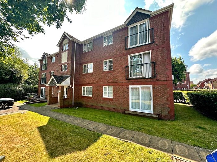 1 Bedroom Flat For Sale In Collingwood, Farnborough, Hampshire, GU14