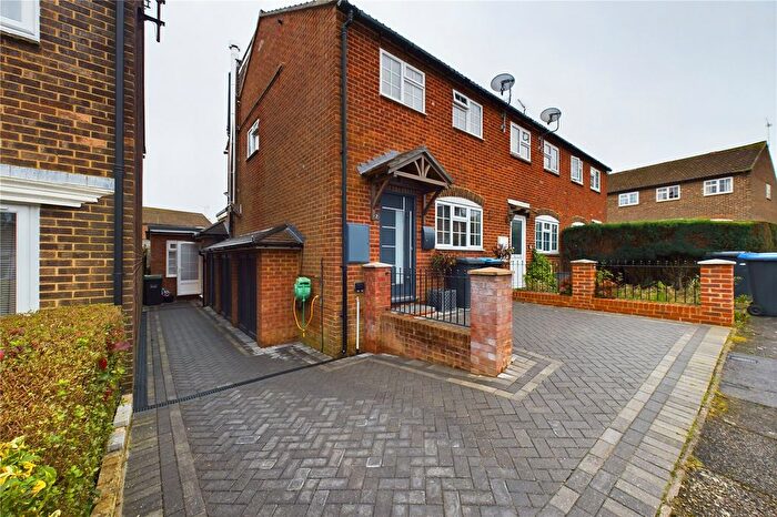 3 Bedroom End Of Terrace House To Rent In Elm Drive, East Grinstead, West Sussex, RH19