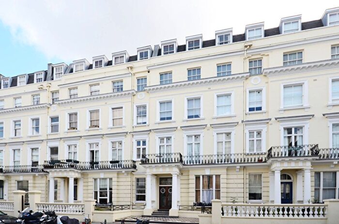 1 Bedroom Flat To Rent In Pembridge Gardens, Notting Hill Gate, London, W2