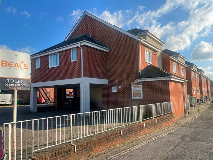 2 Bedroom Flat To Rent In Hanns Way, Eastleigh, Hampshire, SO50