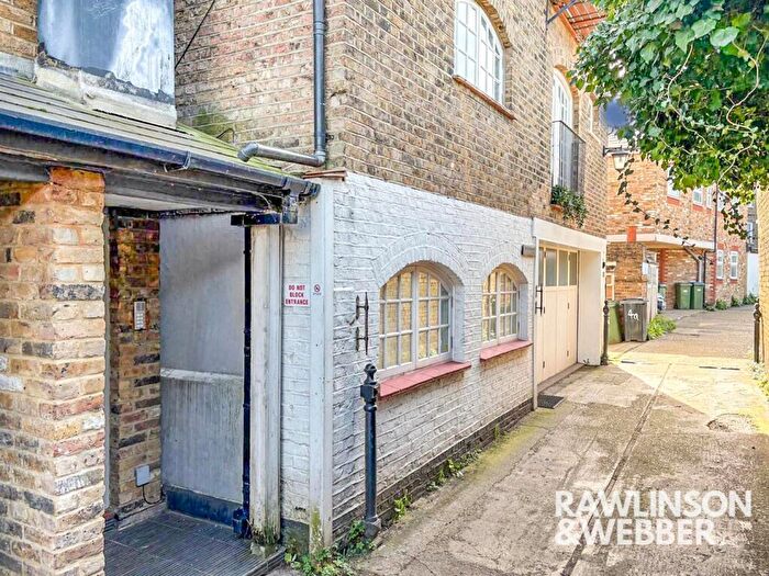 Studio For Sale In Bridge Road, East Molesey, KT8