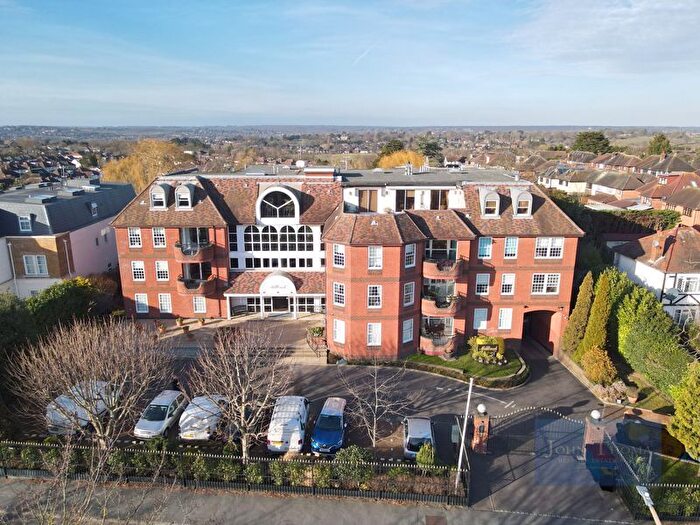 3 Bedroom Flat For Sale In Manor Road, Chigwell, IG7