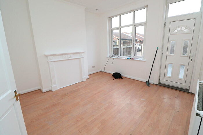 2 Bedroom End Of Terrace House To Rent In Main Street, Mexborough, S64