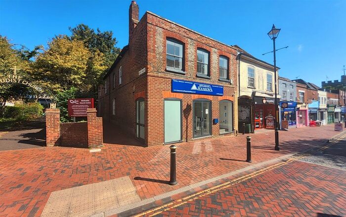 2 Bedroom Flat To Rent In High Street, Sittingbourne, ME10