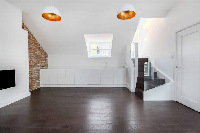 2 Bedroom Flat To Rent In South Hilll Park, Hampstead, NW3