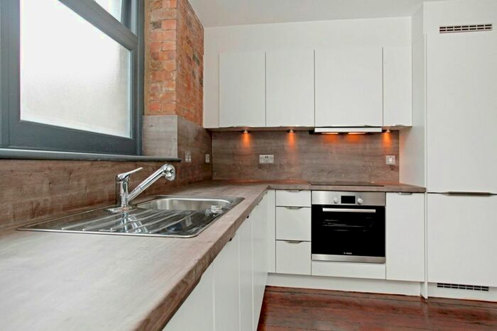 2 Bedroom Flat To Rent In London Lane, London, E8