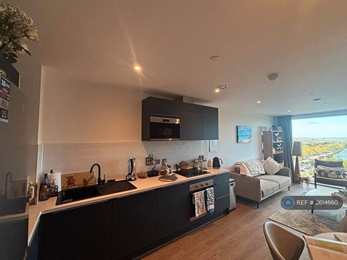 1 Bedroom Flat To Rent In Avebury Boulevard, Milton Keynes, MK9