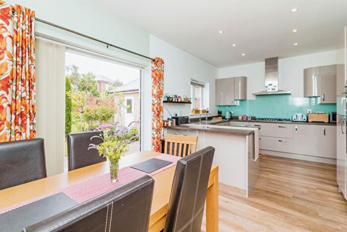 4 Bedroom Detached House For Sale In Oak Avenue, Loddon, Norwich, NR14