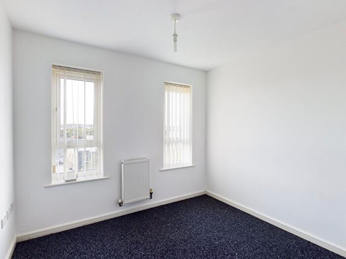 2 Bedroom Flat For Sale In Grafton Court, Sadlers Park, Burslem, ST6