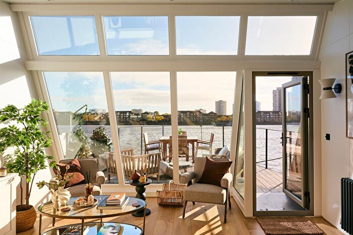 2 Bedroom Houseboat To Rent In Cheyne Walk, Chelsea, SW10