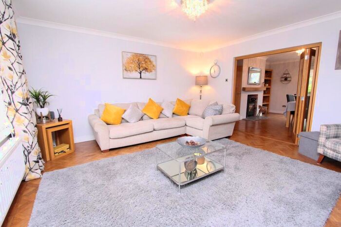 5 Bedroom Detached House For Sale In Highwood Road, Uttoxeter, ST14
