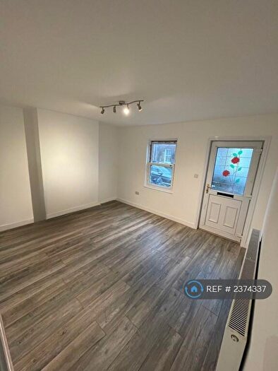 3 Bedroom End Of Terrace House To Rent In Great Queen Street, Dartford, DA1