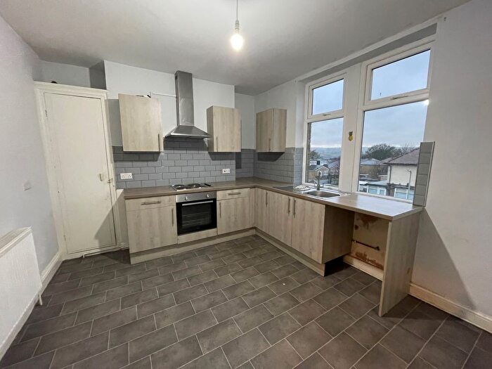4 Bedroom Flat To Rent In Duckworth Lane, Bradford, West Yorkshire, BD9