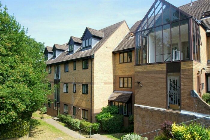 2 Bedroom Flat To Rent In The Hollies, Hagden Lane, Watford, WD18