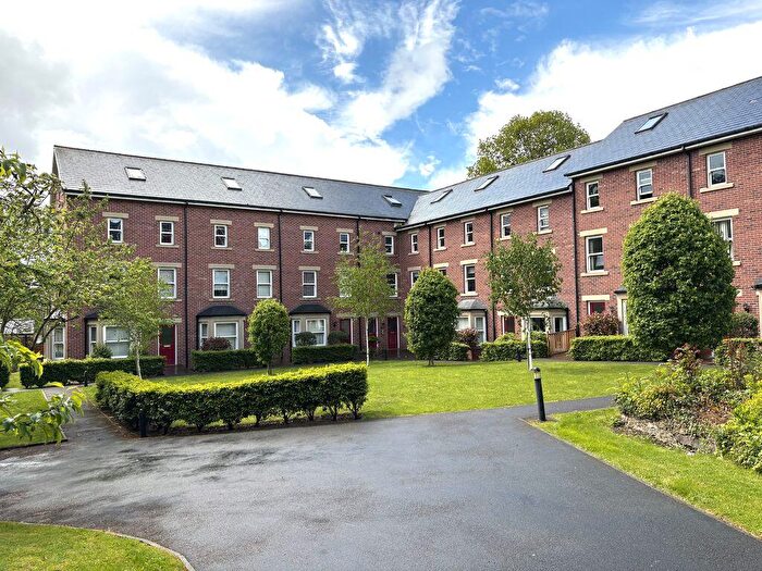 4 Bedroom Detached House To Rent In Chapel Lane, Leeds, LS6
