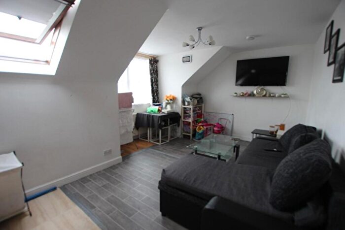 1 Bedroom Apartment For Sale In Lansdowne Road, Tottenham, London, N17