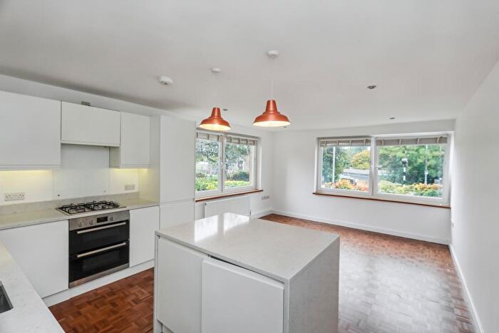 2 Bedroom Apartment To Rent In Grove Road, Surbiton, KT6
