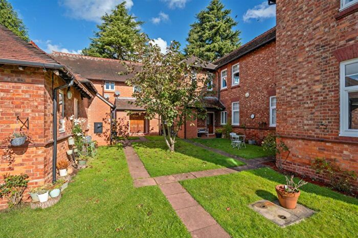 1 Bedroom Apartment For Sale In Catherines Close, Catherine-De-Barnes, Solihull, B91